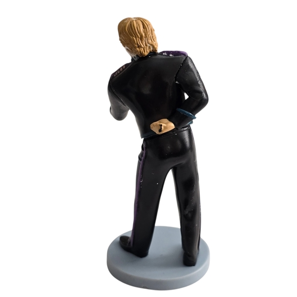 Disney Frozen 2 Kristoff Formal Outfit Figurine Arendelle PVC Figure 3.5" - Picture 2 of 3